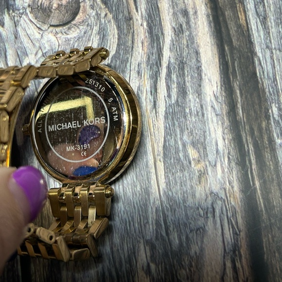 LOW START Michael Kors Watch - Picture 4 of 4